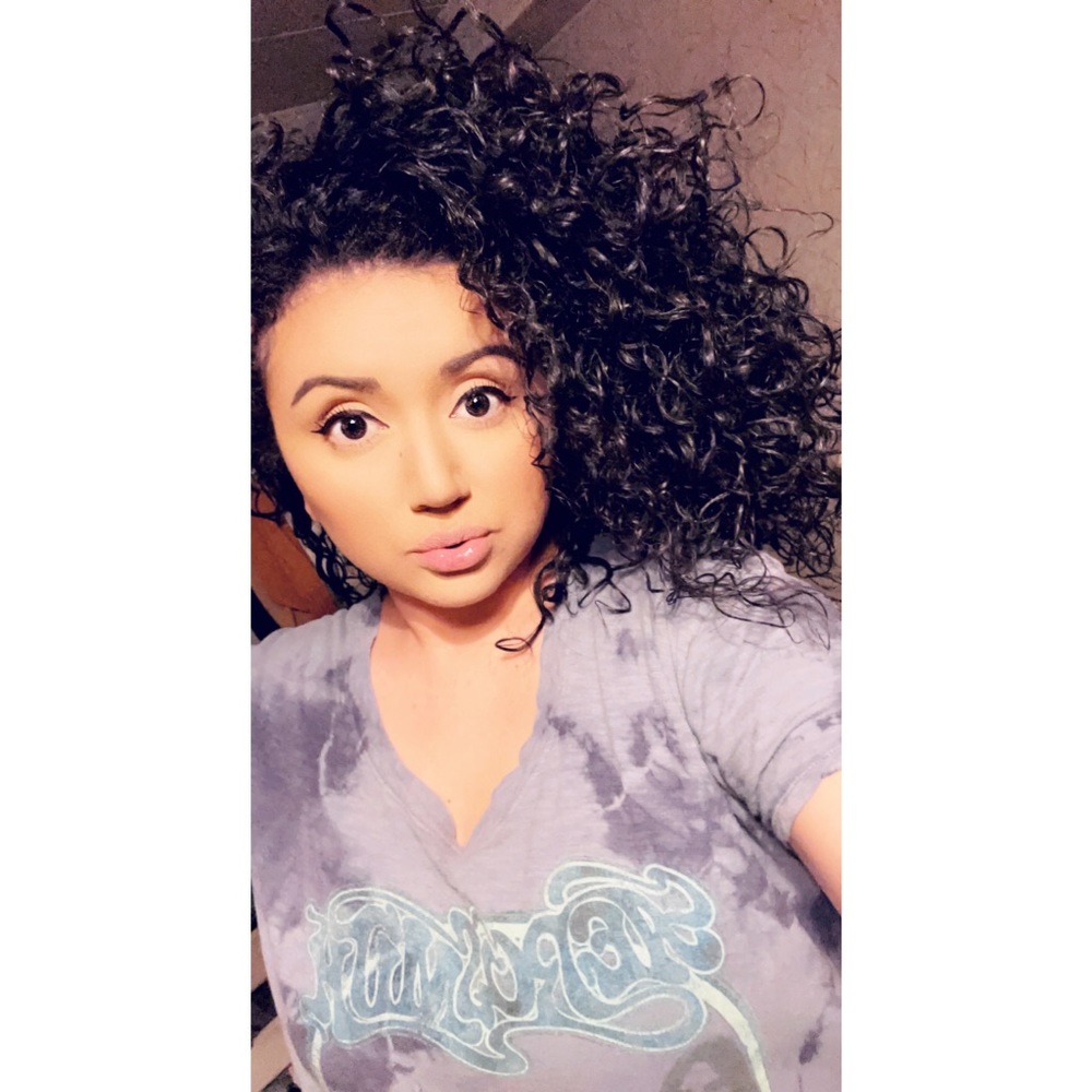 Meet your Posher, Elisa